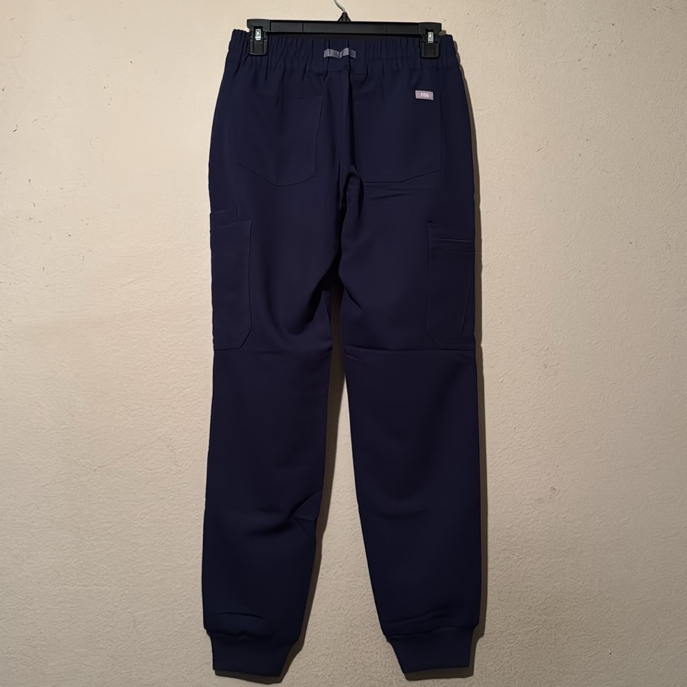 Figs Uman Relaxed Jogger Scrub Pants NWT - Picture 10 of 11